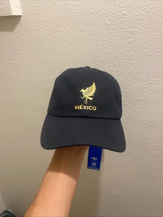 Adidas Mexico 2025 “Mexico de Oro” Style Cap Black/Gold Adjustable OSFL - Picture 2 of 9